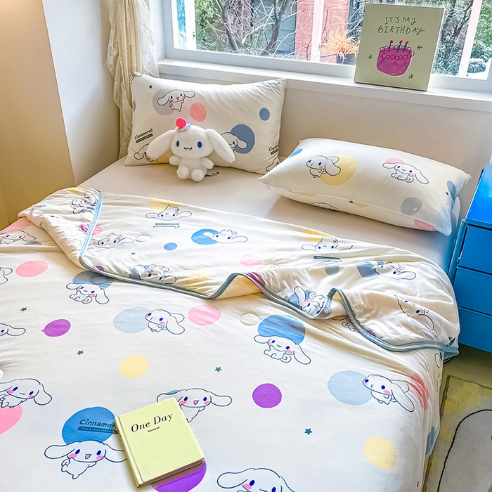 91家纺网 家纺一手货源 找家纺 金爱家 2024新款A类三丽鸥正版授权高品质牛奶丝软糯针织棉夏被系列 针织棉三丽鸥-泡泡玉桂狗