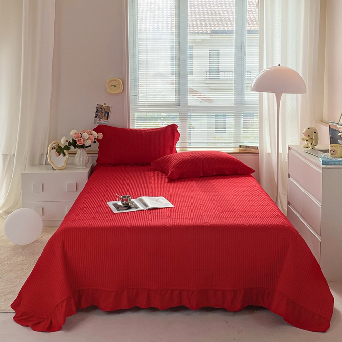 91家纺网 家纺一手货源 找家纺 胜权家纺 2024新款A类60S天丝夹棉绣花床盖三件套 静待花开--火山红