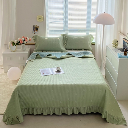 91家纺网 家纺一手货源 找家纺 胜权家纺 2024新款A类60S天丝夹棉绣花床盖三件套 静待花开--抹茶绿