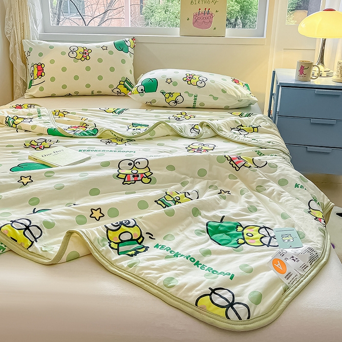 91家纺网 家纺一手货源 找家纺 金爱家 2024新款A类三丽鸥正版授权高品质牛奶丝软糯针织棉夏被系列 针织棉三丽鸥-绿绿大眼蛙