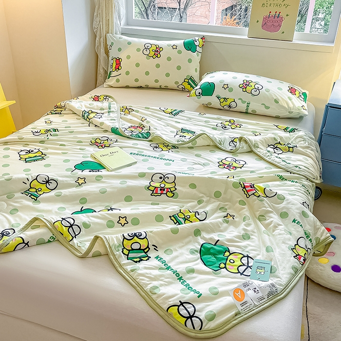 91家纺网 家纺一手货源 找家纺 金爱家 2024新款A类三丽鸥正版授权高品质牛奶丝软糯针织棉夏被系列 针织棉三丽鸥-绿绿大眼蛙