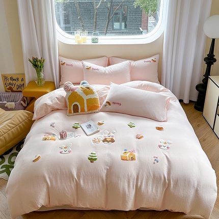 91家纺网 家纺一手货源 找家纺 眠屿 2024全棉A类皱皱纱毛巾绣四件套 兔兔糖果屋