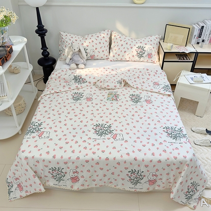 91家纺网 家纺一手货源 找家纺 塔塔 云朵皱皱棉小花边夏被 兔兔莓莓