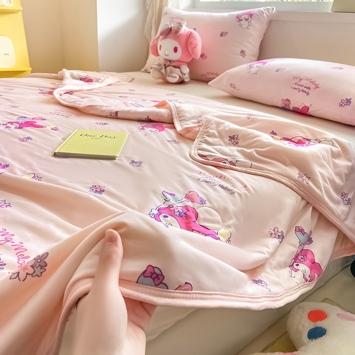 91家纺网 家纺一手货源 找家纺 桃子家居 2024新款A类三丽鸥正版授权高品质牛奶丝软糯针织棉夏被系列 针织棉三丽鸥-气球美乐蒂