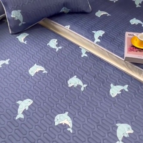 91家纺网 家纺一手货源 找家纺 小虾米 2024新款上下床乳胶凉席床笠款印花凉席三件套 海豚宝宝