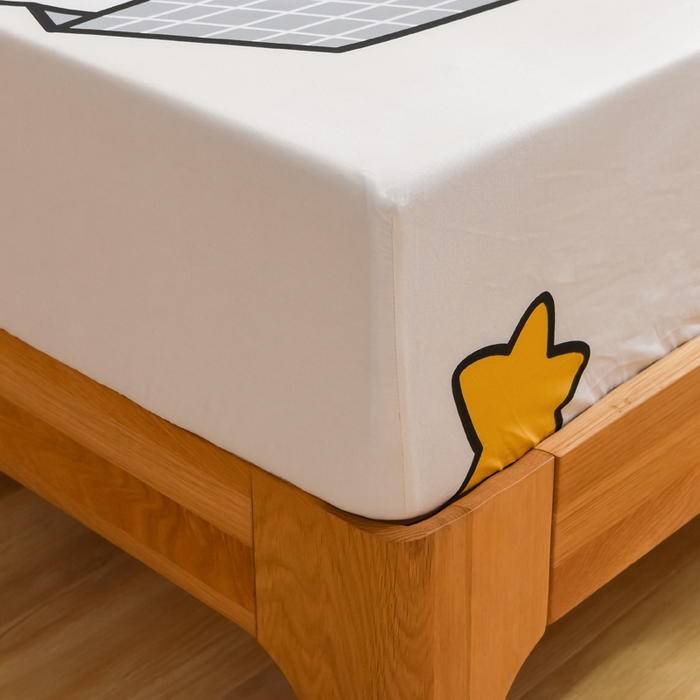 91家纺网 家纺一手货源 找家纺 沐白家居 2024新款纯棉喷气133*72二次元大版印花单床笠 那个女孩