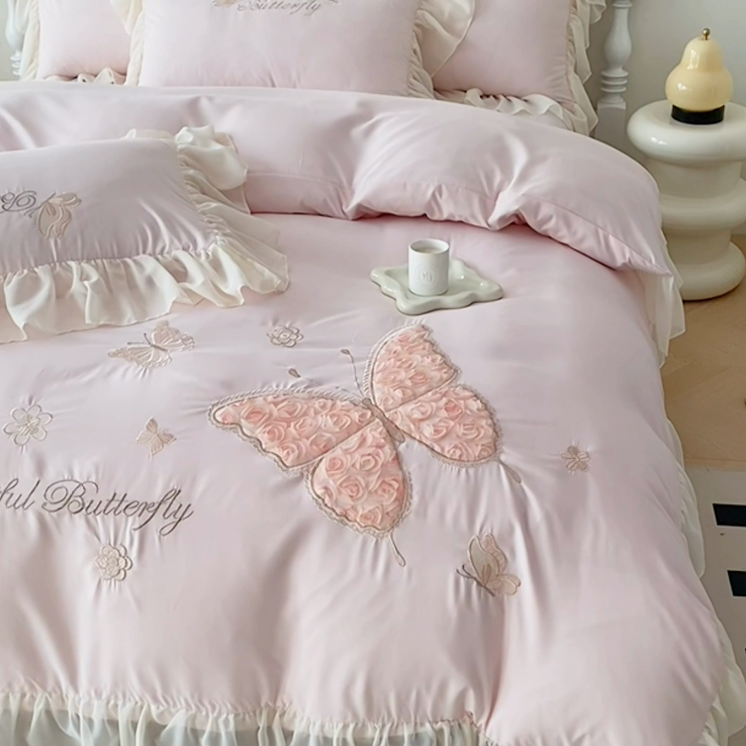 91家纺网 家纺一手货源 找家纺 富盛 2024新款水洗亲肤棉立体刺绣四件套公主风四件套-蝴蝶系列 蝴蝶-粉