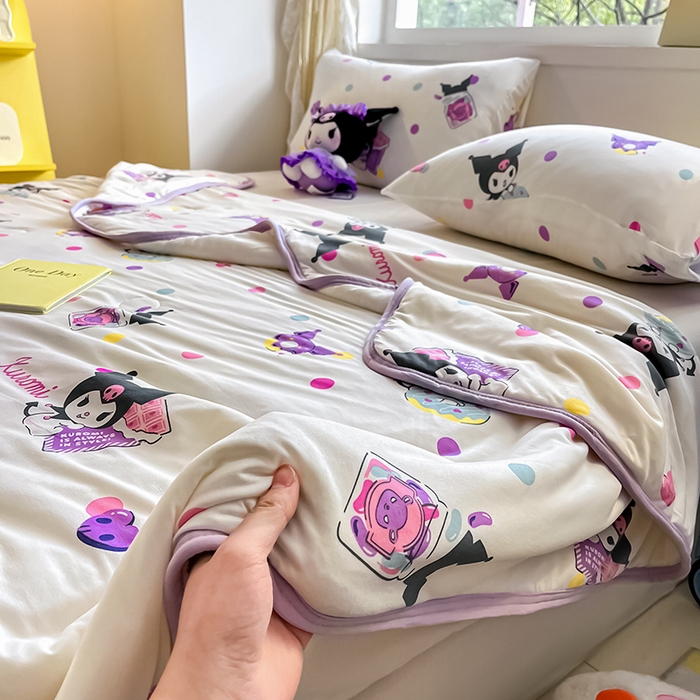 91家纺网 家纺一手货源 找家纺 桃子家居 2024新款A类三丽鸥正版授权高品质牛奶丝软糯针织棉夏被系列 针织棉三丽鸥-彩糖库洛米