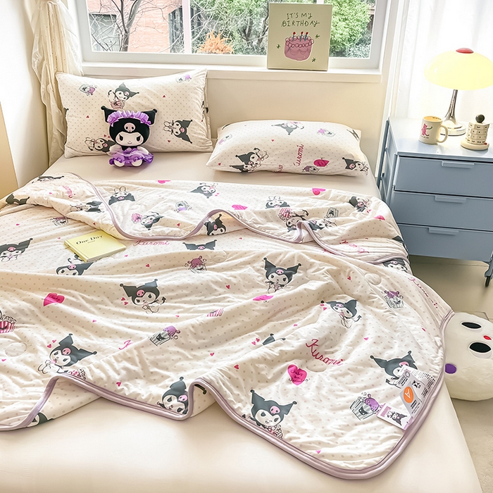 91家纺网 家纺一手货源 找家纺 金爱家 2024新款A类三丽鸥正版授权高品质牛奶丝软糯针织棉夏被系列 针织棉三丽鸥-奶油甜筒库洛米