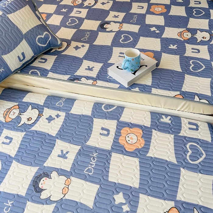 91家纺网 家纺一手货源 找家纺 小虾米 2024新款上下床乳胶凉席床笠款印花凉席三件套 萌萌鸭