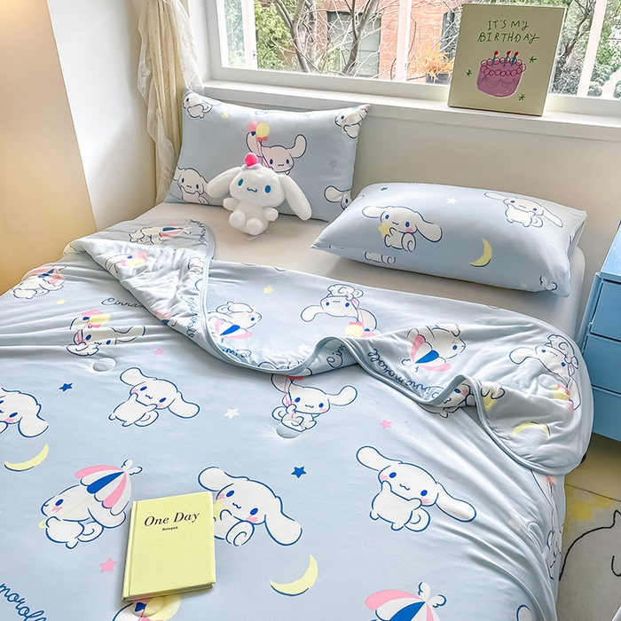 91家纺网 家纺一手货源 找家纺 桃子家居 2024新款A类三丽鸥正版授权高品质牛奶丝软糯针织棉夏被系列 针织棉三丽鸥-月亮玉桂狗