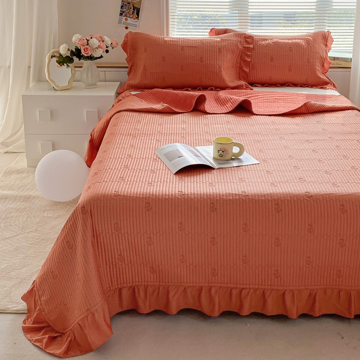 91家纺网 家纺一手货源 找家纺 胜权家纺 2024新款A类60S天丝夹棉绣花床盖三件套 静待花开--香橙橘