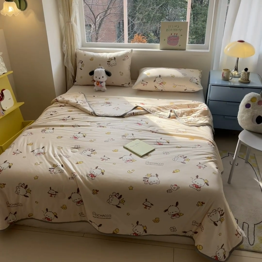 91家纺网 家纺一手货源 找家纺 金爱家 2024新款A类三丽鸥正版授权高品质牛奶丝软糯针织棉夏被系列 针织棉三丽鸥-小鸡帕恰狗