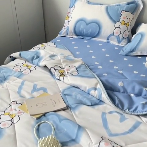 91家纺网 家纺一手货源 找家纺 卡斯诺家纺馆 2025新款芦荟棉亲肤印花夏被 （下载包包含买家秀）爱心熊