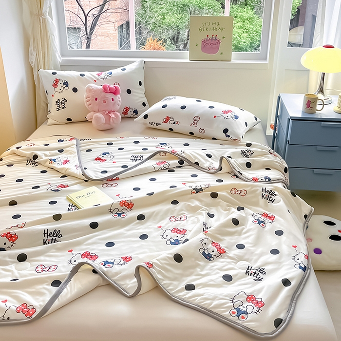 91家纺网 家纺一手货源 找家纺 金爱家 2024新款A类三丽鸥正版授权高品质牛奶丝软糯针织棉夏被系列 针织棉三丽鸥-波点Kitty