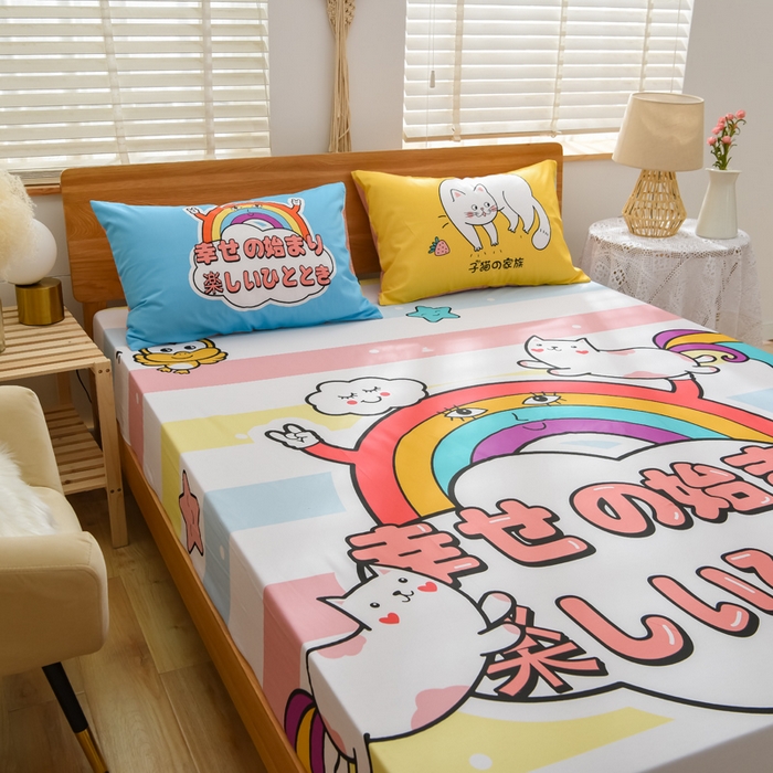 91家纺网 家纺一手货源 找家纺 沐白家居 2024新款纯棉喷气133*72二次元大版印花单床笠 彩虹喵喵