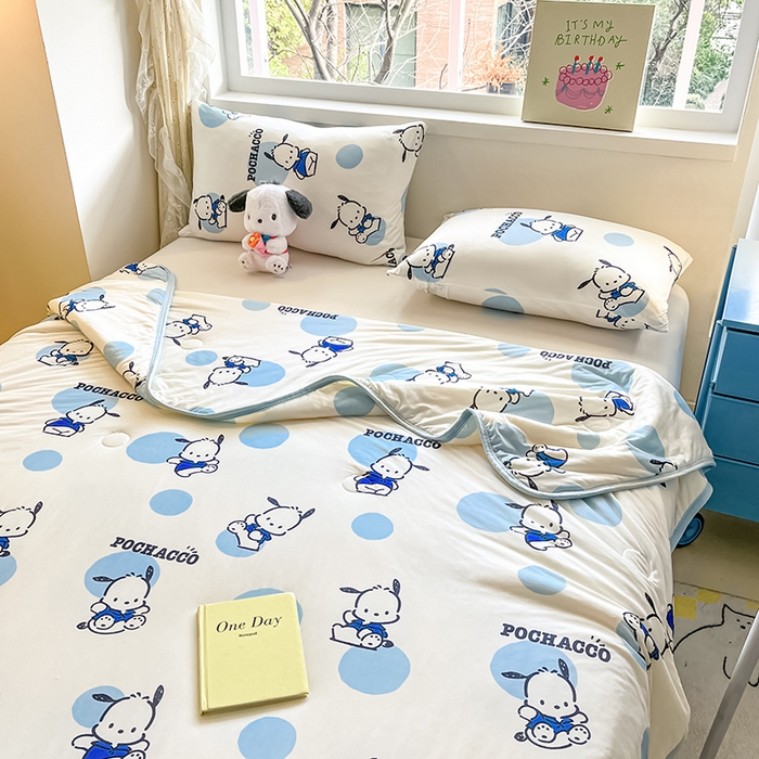 91家纺网 家纺一手货源 找家纺 金爱家 2024新款A类三丽鸥正版授权高品质牛奶丝软糯针织棉夏被系列 针织棉三丽鸥-蓝点帕恰狗