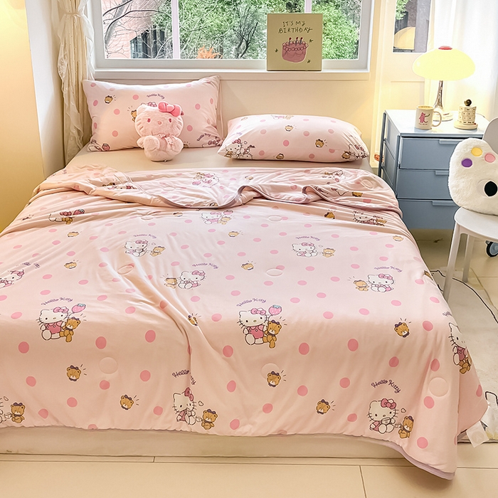 91家纺网 家纺一手货源 找家纺 金爱家 2024新款A类三丽鸥正版授权高品质牛奶丝软糯针织棉夏被系列 针织棉三丽鸥-草莓Kitty