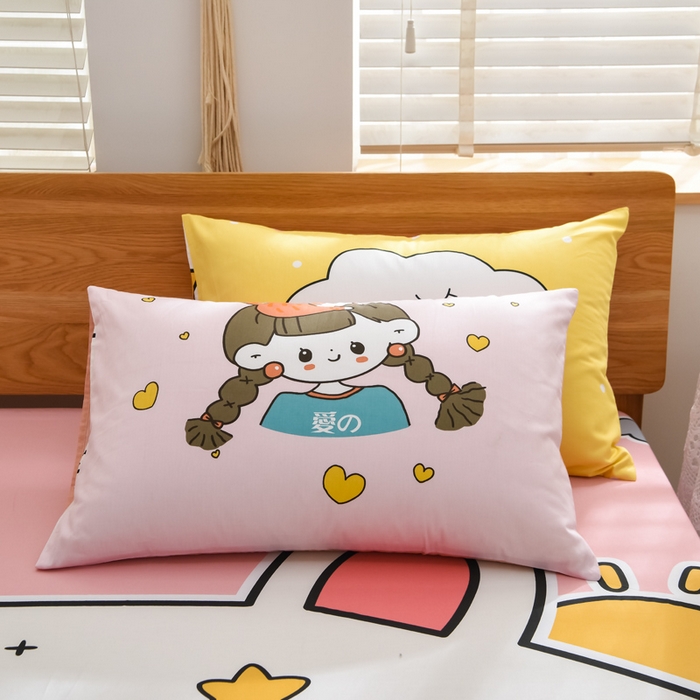 91家纺网 家纺一手货源 找家纺 沐白家居 2024新款纯棉喷气133*72二次元大版印花单床笠 那个女孩