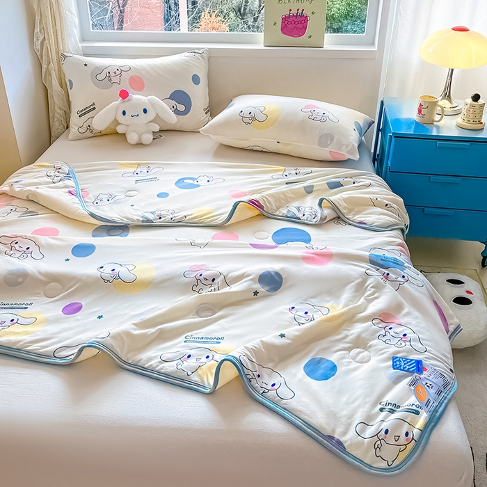 91家纺网 家纺一手货源 找家纺 桃子家居 2024新款A类三丽鸥正版授权高品质牛奶丝软糯针织棉夏被系列 针织棉三丽鸥-泡泡玉桂狗