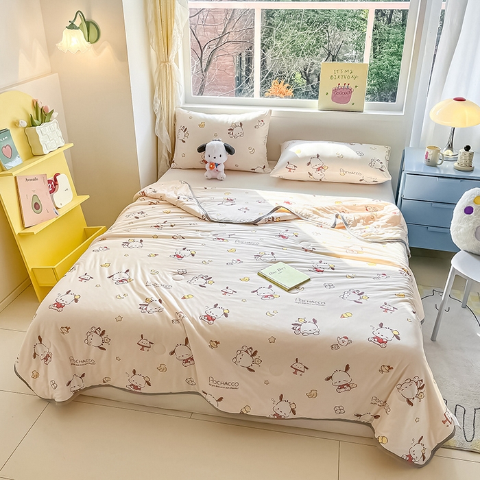 91家纺网 家纺一手货源 找家纺 桃子家居 2024新款A类三丽鸥正版授权高品质牛奶丝软糯针织棉夏被系列 针织棉三丽鸥-小鸡帕恰狗