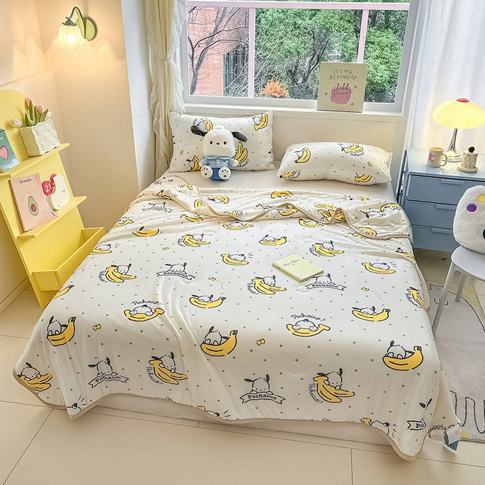 91家纺网 家纺一手货源 找家纺 金爱家 2024新款A类三丽鸥正版授权高品质牛奶丝软糯针织棉夏被系列 针织棉三丽鸥-香蕉多多帕恰狗