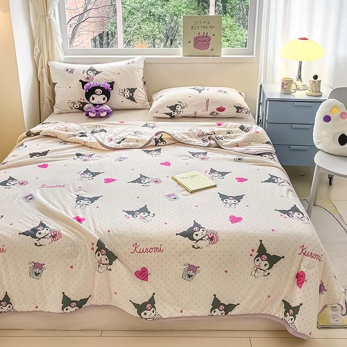 91家纺网 家纺一手货源 找家纺 金爱家 2024新款A类三丽鸥正版授权高品质牛奶丝软糯针织棉夏被系列 针织棉三丽鸥-奶油甜筒库洛米