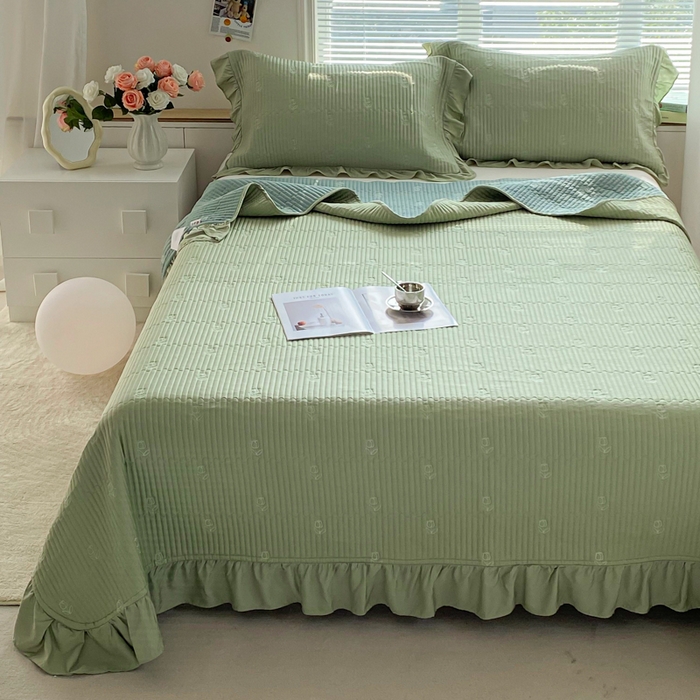 91家纺网 家纺一手货源 找家纺 胜权家纺 2024新款A类60S天丝夹棉绣花床盖三件套 静待花开--抹茶绿