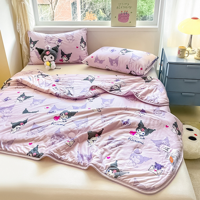 91家纺网 家纺一手货源 找家纺 金爱家 2024新款A类三丽鸥正版授权高品质牛奶丝软糯针织棉夏被系列 针织棉三丽鸥-紫色梦幻库洛米