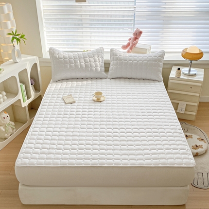 91家纺网 家纺一手货源 找家纺 暖季 2025新款A类数码印花床护垫 床护垫-云峰白