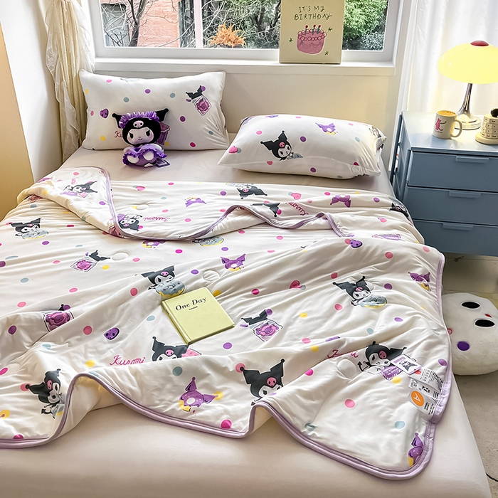 91家纺网 家纺一手货源 找家纺 桃子家居 2024新款A类三丽鸥正版授权高品质牛奶丝软糯针织棉夏被系列 针织棉三丽鸥-彩糖库洛米