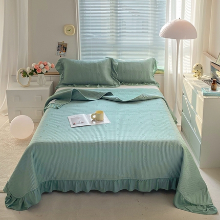 91家纺网 家纺一手货源 找家纺 胜权家纺 2024新款A类60S天丝夹棉绣花床盖三件套 静待花开--浅豆绿