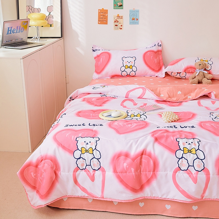 91家纺网 家纺一手货源 找家纺 卡斯诺家纺馆 2025新款芦荟棉亲肤印花夏被（下载包包含买家秀） 粉心熊