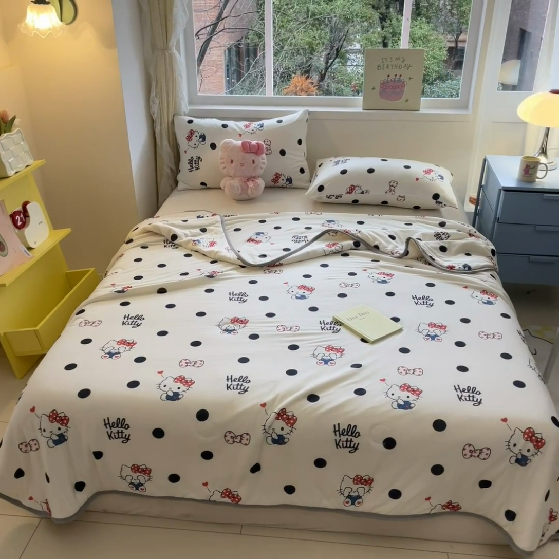 91家纺网 家纺一手货源 找家纺 金爱家 2024新款A类三丽鸥正版授权高品质牛奶丝软糯针织棉夏被系列 针织棉三丽鸥-波点Kitty