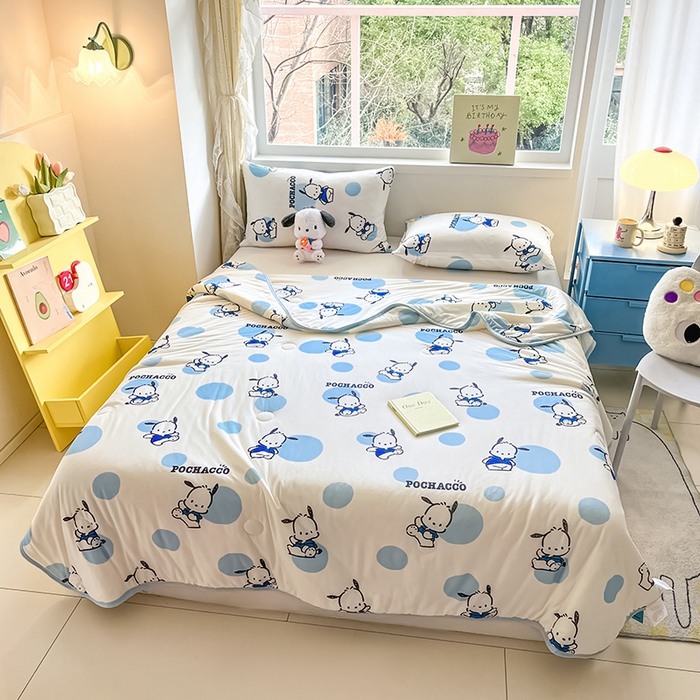 91家纺网 家纺一手货源 找家纺 金爱家 2024新款A类三丽鸥正版授权高品质牛奶丝软糯针织棉夏被系列 针织棉三丽鸥-蓝点帕恰狗