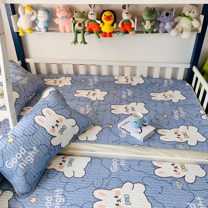 91家纺网 家纺一手货源 找家纺 小虾米 2024新款上下床乳胶凉席床笠款印花凉席三件套 幸运兔