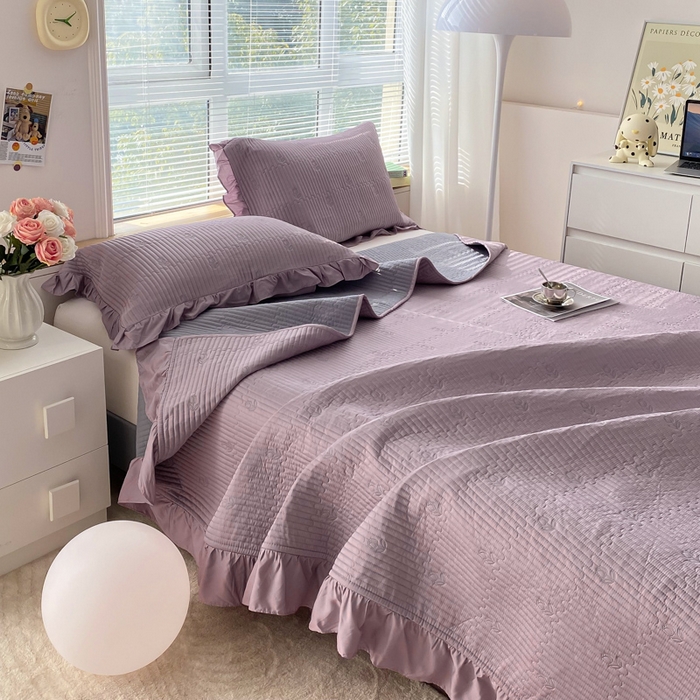 91家纺网 家纺一手货源 找家纺 胜权家纺 2024新款A类60S天丝夹棉绣花床盖三件套 静待花开--香芋紫