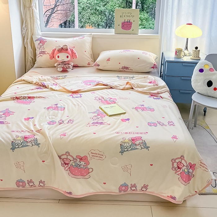 91家纺网 家纺一手货源 找家纺 金爱家 2024新款A类三丽鸥正版授权高品质牛奶丝软糯针织棉夏被系列 针织棉三丽鸥-游乐园美乐蒂