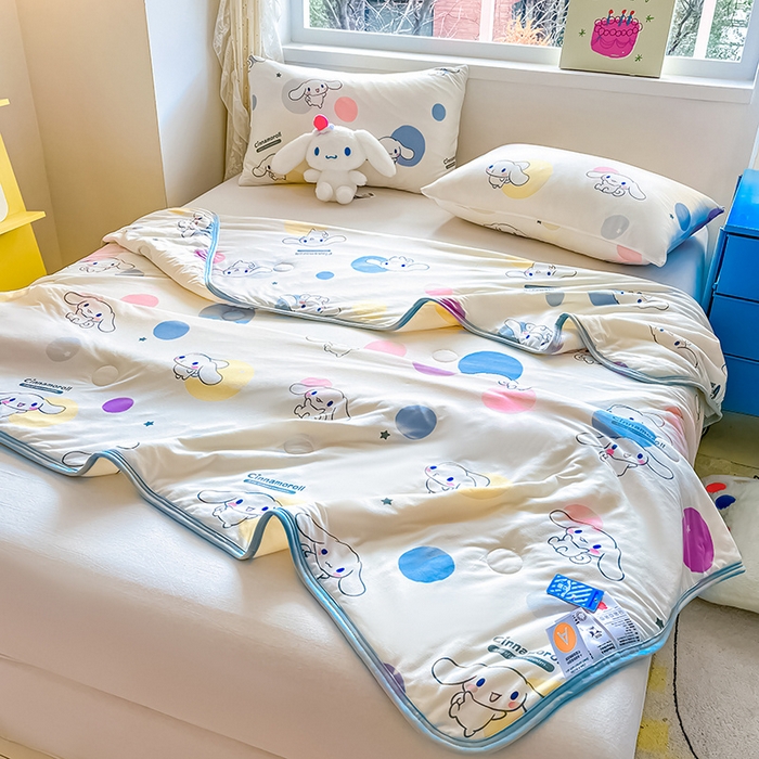 91家纺网 家纺一手货源 找家纺 桃子家居 2024新款A类三丽鸥正版授权高品质牛奶丝软糯针织棉夏被系列 针织棉三丽鸥-泡泡玉桂狗