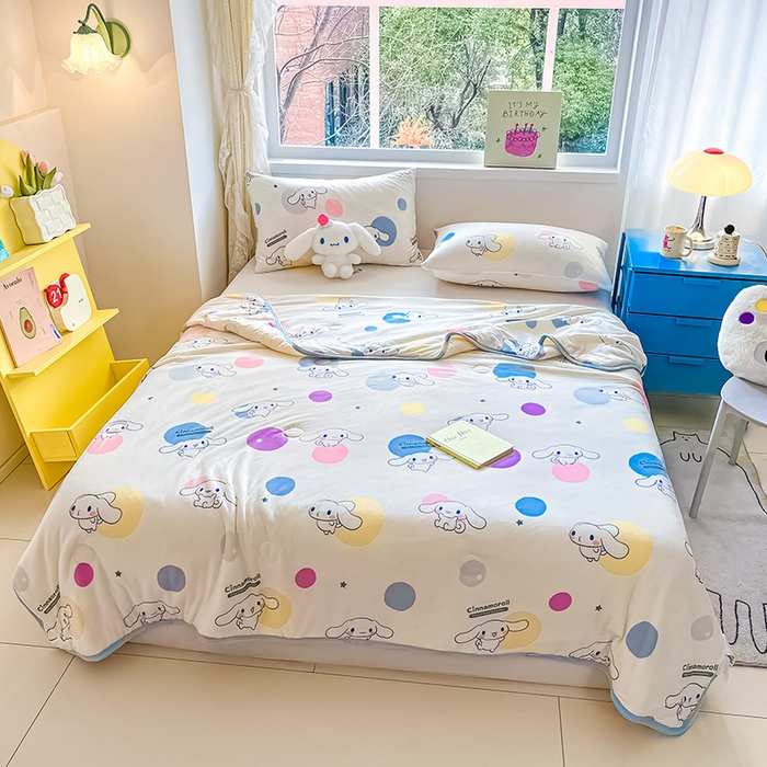 91家纺网 家纺一手货源 找家纺 桃子家居 2024新款A类三丽鸥正版授权高品质牛奶丝软糯针织棉夏被系列 针织棉三丽鸥-泡泡玉桂狗