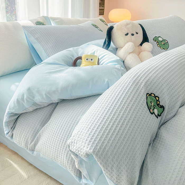 91家纺网 家纺一手货源 找家纺 慕尚 2025新款全棉华夫格毛巾绣四件套 恐龙之王蓝