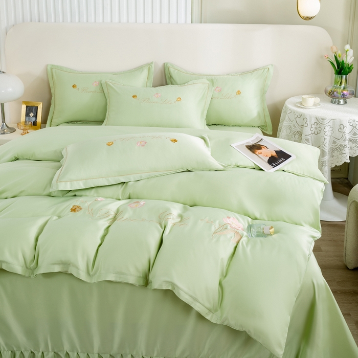 91家纺网 家纺一手货源 找家纺 银石-床裙款水洗真丝绣花四件套 果绿