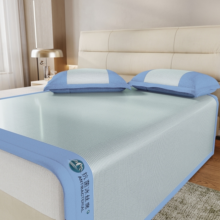 91家纺网 家纺一手货源 找家纺 爱宝被业 2025新款冰丝凉席刺绣款 蓝