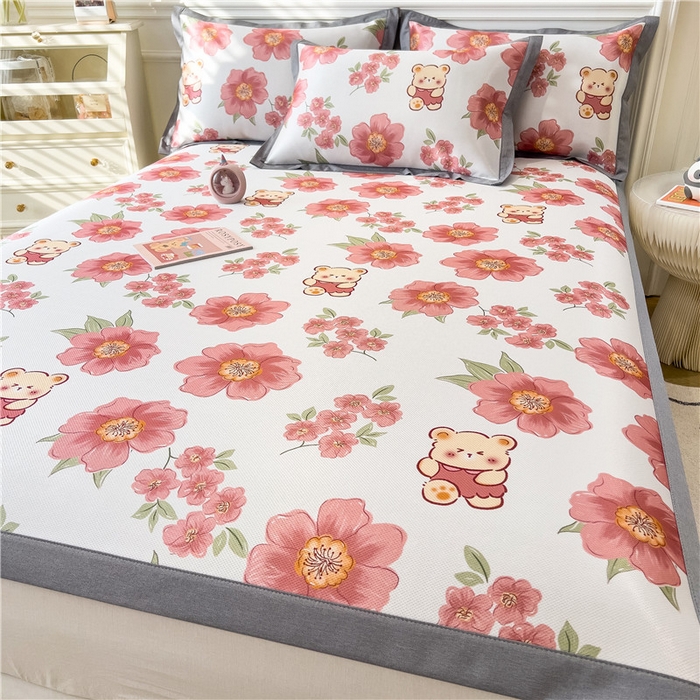 91家纺网 家纺一手货源 找家纺 孩子王家纺 2024新款凉感卡通冰丝席-成人款 花间小熊