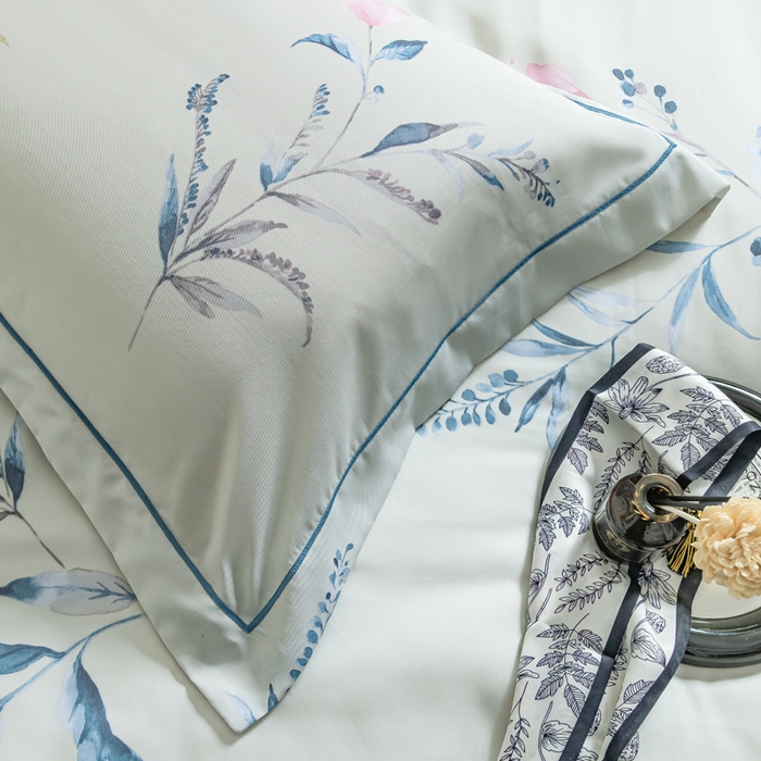 91家纺网 家纺一手货源 找家纺 氧家 2025新款莱赛尔天丝数码印花四件套宽边断角工艺（礼盒装）沐夏