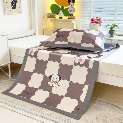 91家纺网 家纺一手货源 找家纺 孩子王家纺 2024新款凉感卡通冰丝席-学生款 雀跃小方狗