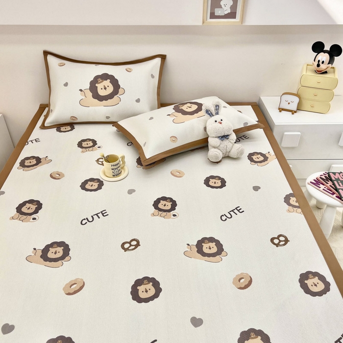 91家纺网 家纺一手货源 找家纺 全季家居 2024新款5A抗菌小清新数码印花冰藤席 床席款-小狮子