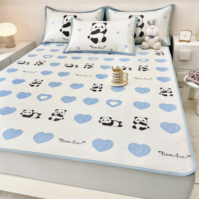 91家纺网 家纺一手货源 找家纺 全季家居 2024新款5A抗菌小清新数码印花冰藤席 床笠款-爱心熊猫