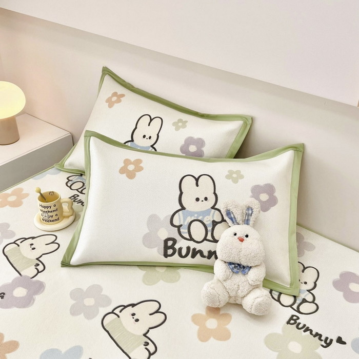 91家纺网 家纺一手货源 找家纺 全季家居 2024新款5A抗菌小清新数码印花冰藤席 床笠款-花花兔