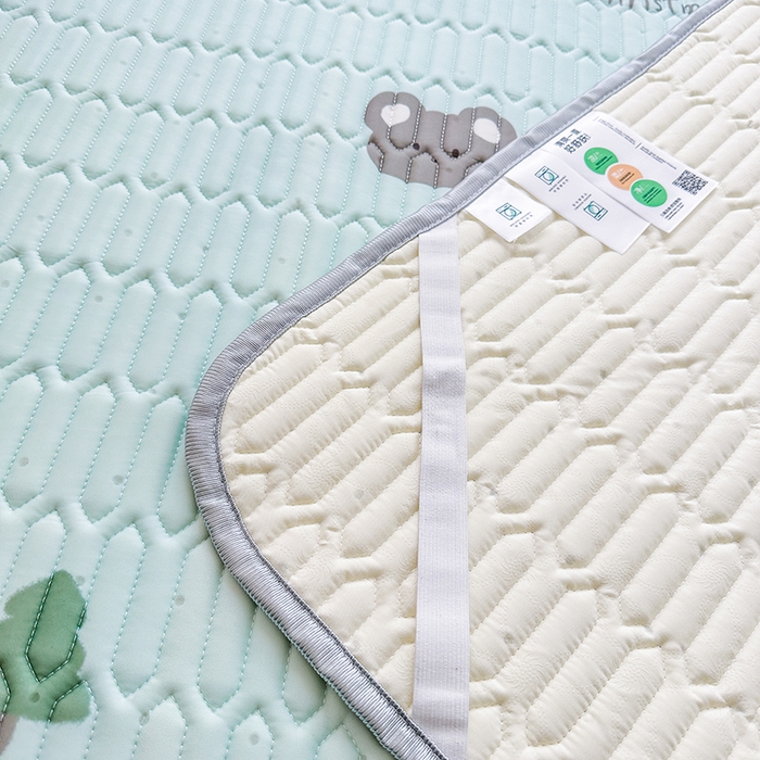 91家纺网 家纺一手货源 找家纺 凌云家纺 2024新款A类乳胶凉席0.8打孔乳胶系列成人凉席 夏日熊林